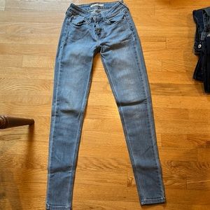 535 Levi’s Womens jeans barely worn